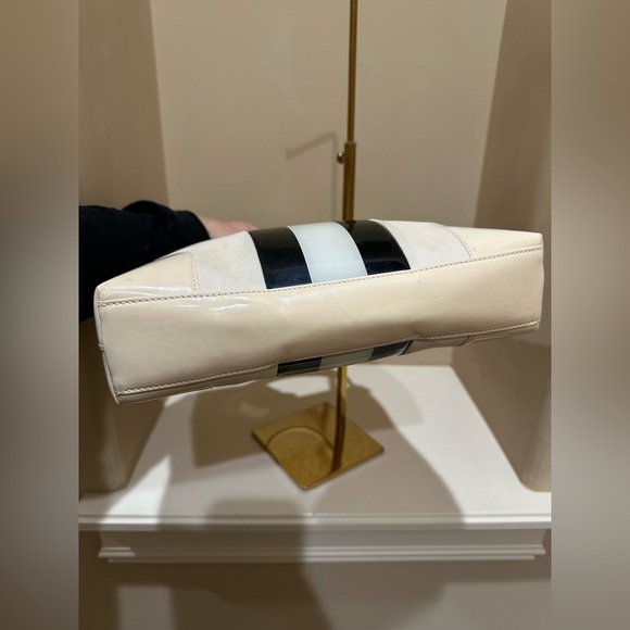 GUCCI Sherry Line Shoulder Bag Canvas Patent leather White - Picture 9 of 12